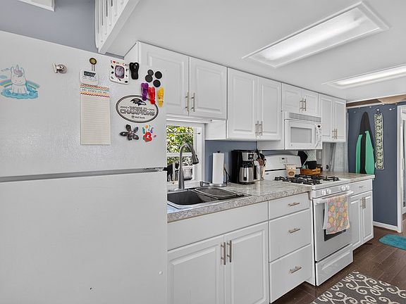 5th image of 5262 Swan Dr