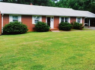 106 N Thomas St, South Hill, VA 23970