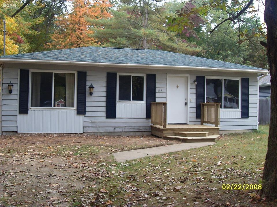 1st image of 224 Robinhood Dr