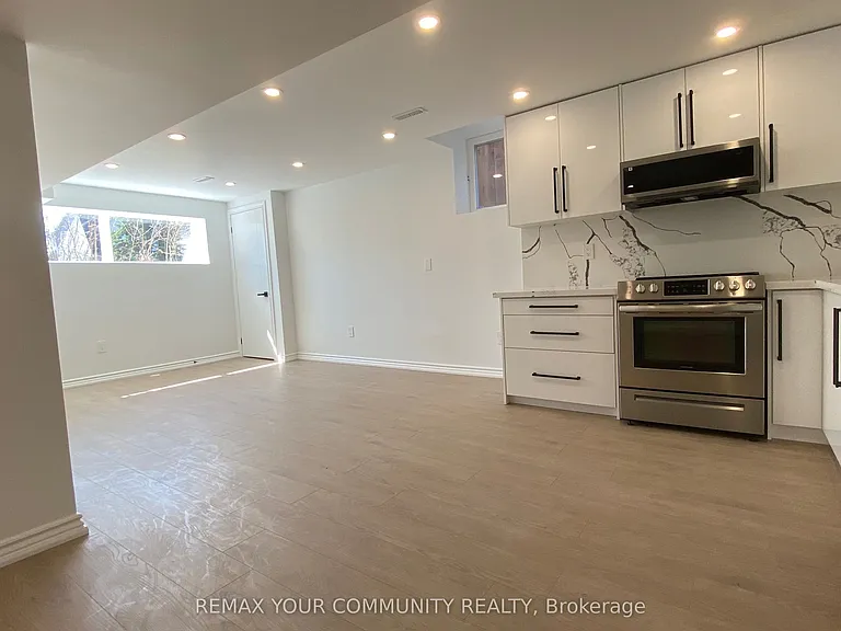 134 Kemano Rd #BASEMENT — Photo 6