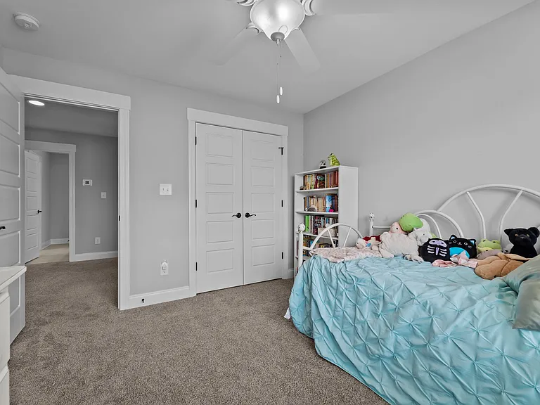 130 Amelia Dr — Photo 28