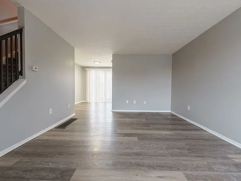 100 Heritage Cir #122 — Photo 2