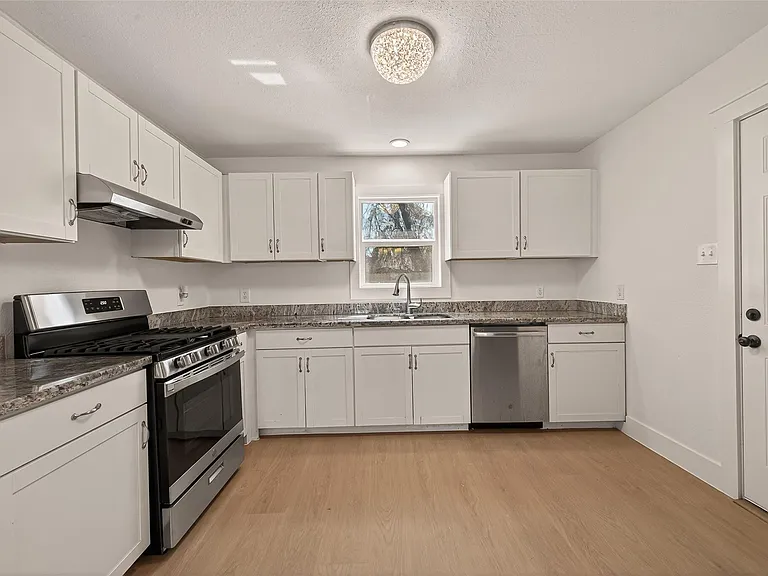 3209 McCrarey Dr — Photo 17