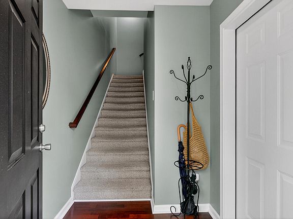 3rd image of 4033 Babbitt St