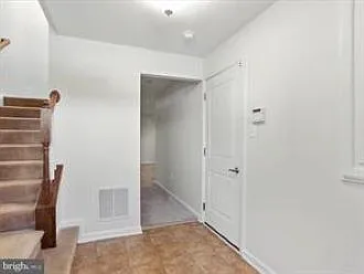 3 bed, 2.5 bath, 1917 sqft, $1,950 — Photo 2