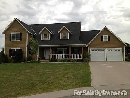 Front of home
						:
						Beautiful well kept home. Open floor plan. Great for entertaining.