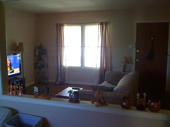 4th image of 5701 Rio Vista Ave