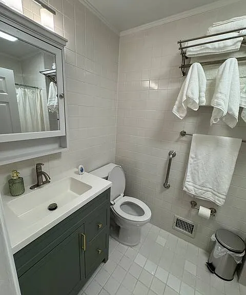 450 Fitzwater St — Photo 6