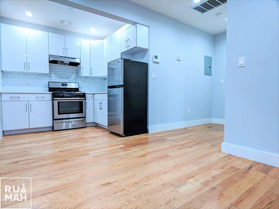 1st image of 582 Bainbridge St #2R