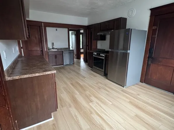 664 Chicopee St, Chicopee, MA