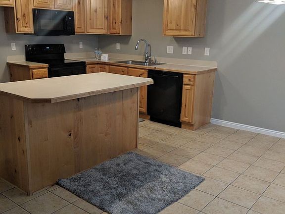4th image of 130 S 200 W APT 2