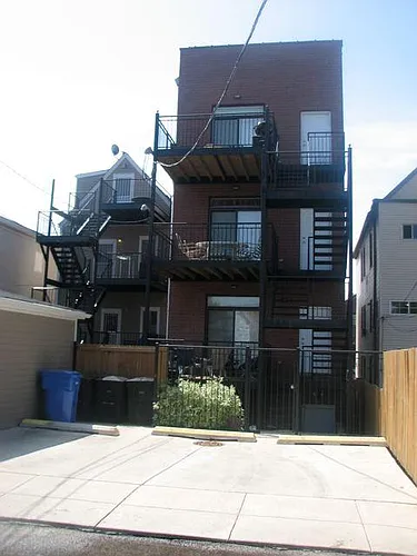 2430 W Cortland St #3 Photo 1