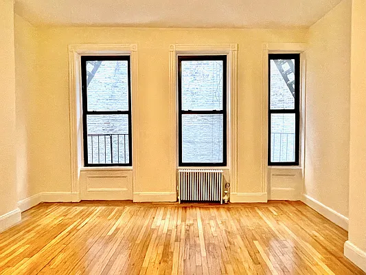 Rented by Compass | media 23