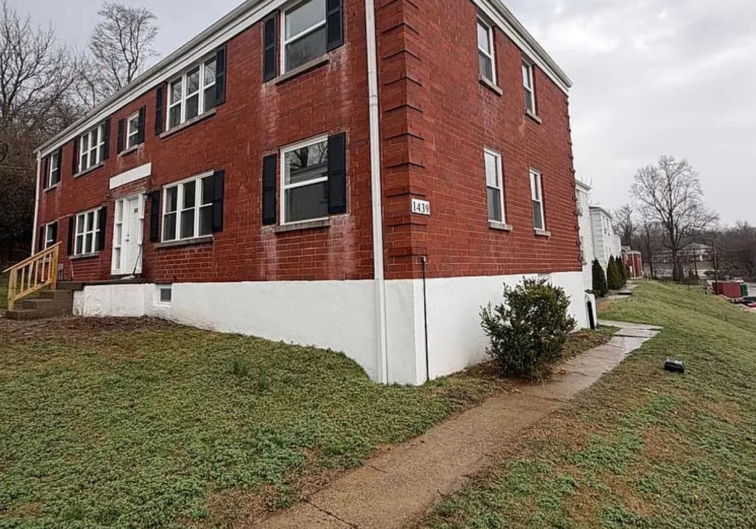 1439 Nightingale Rd — Photo 2