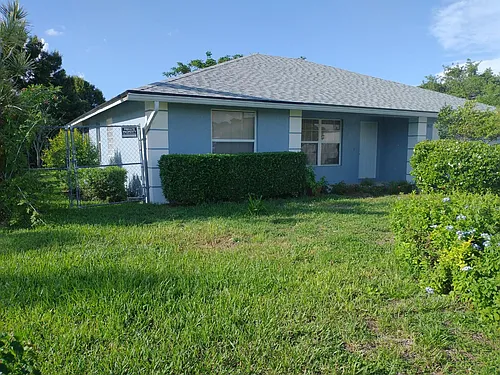 1817 SW Citadel Ave Photo 1