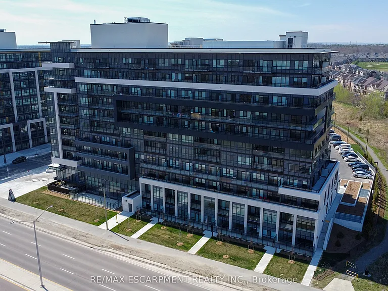 395 Dundas St W #413 — Photo 22