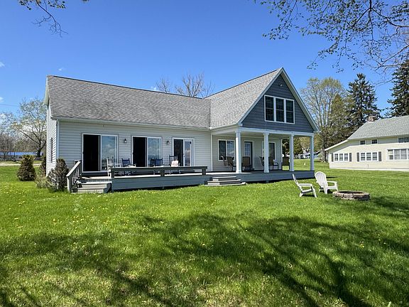 3rd image of 74 Lakeshore Dr