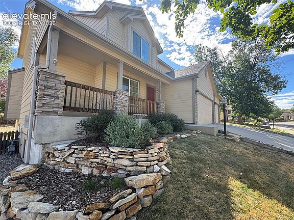 3rd image of 5625 Saddle Rock Rd