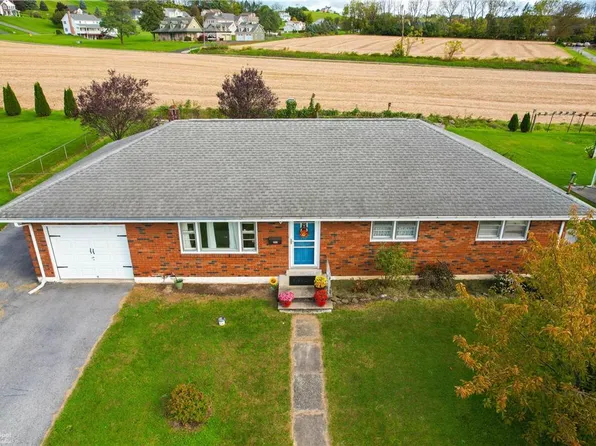 2431 Old Post Rd N, Coplay, PA 18037