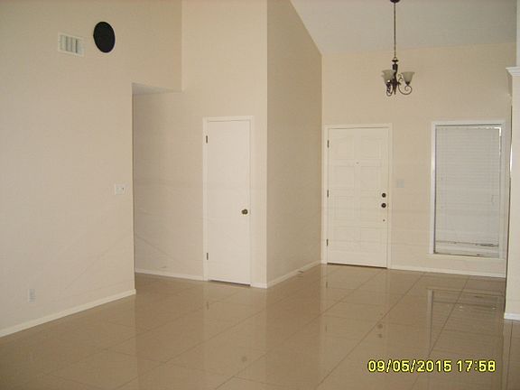 4th image of 208 Paisano Dr