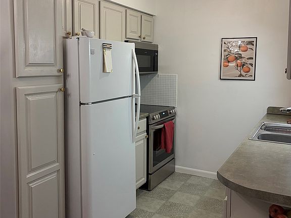 3rd image of 1900 50th St APT 9