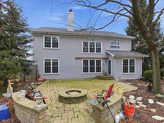 2nd image of 529 Springwood Ave