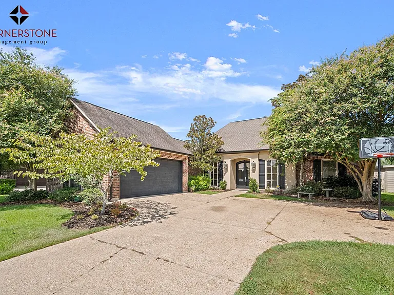 8564 Grand View Dr — Photo 2