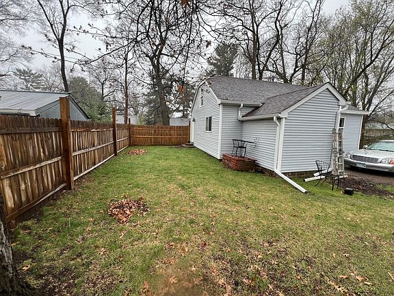 3rd image of 330 4th Ave NE