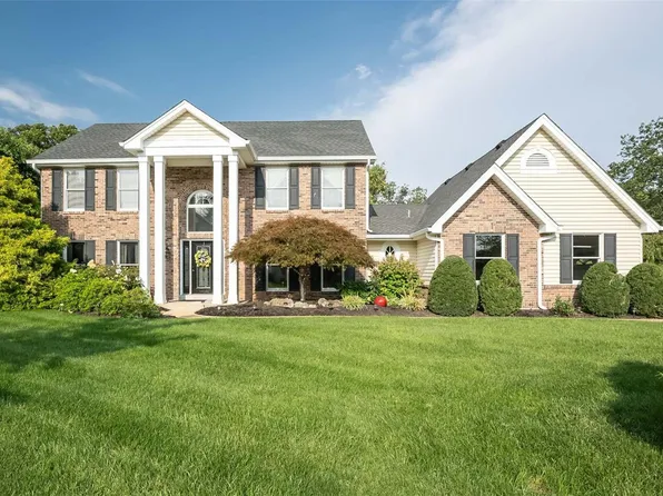 15815 Cedarmill Dr, Chesterfield, MO 63017