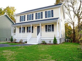 16 Stoneham St, Cranston, RI 02920