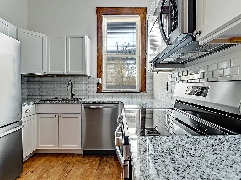 496 Dorsey Ave — Photo 49