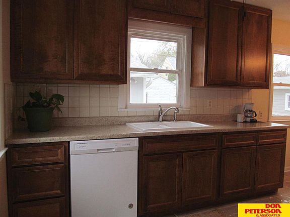 5th image of 1345 N Somers Ave
