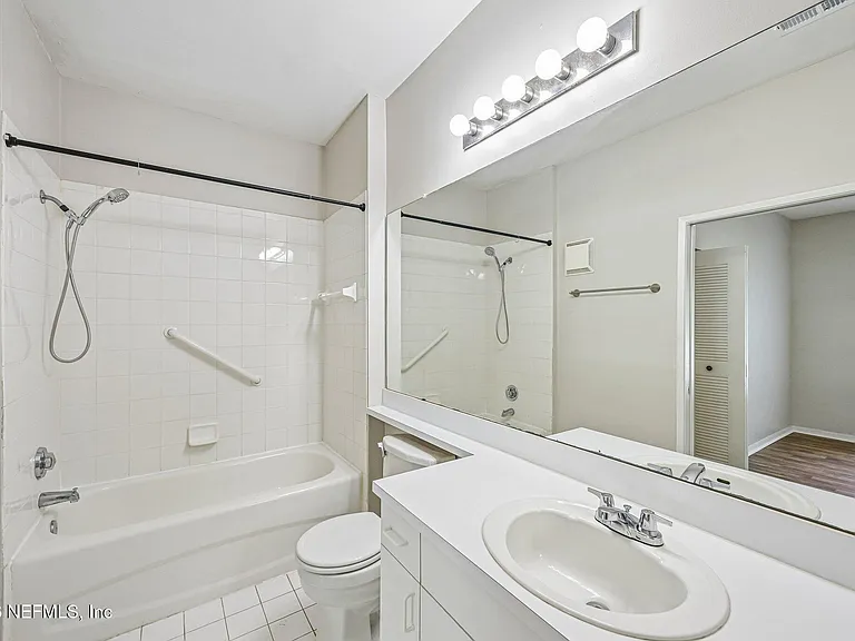 510 Florida Club Blvd #101 — Photo 27