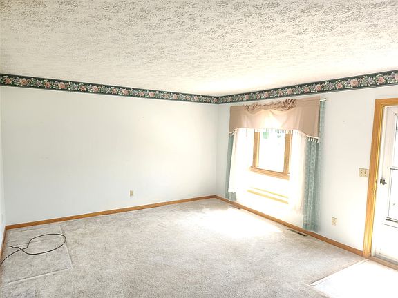 2nd image of 380 E 3rd St