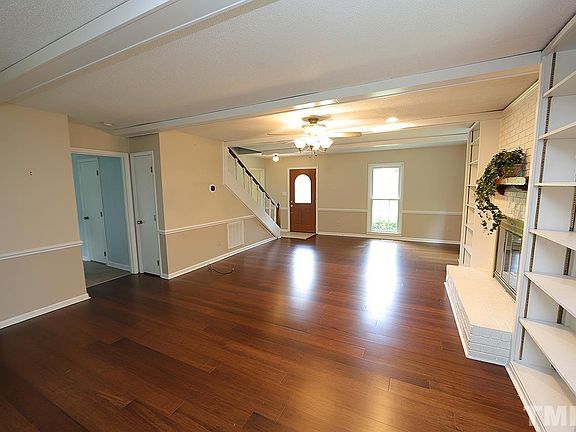 2nd image of 201 Gail Ridge Ln