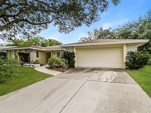 2nd image of 745 Little Wekiva Cir