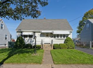 77 Green Tree Rd, Clifton, NJ 07013