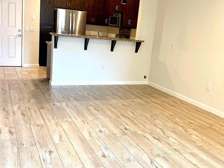 1101 S Main St #103 — Photo 4