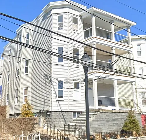 40 Temple St #3 Photo 1
