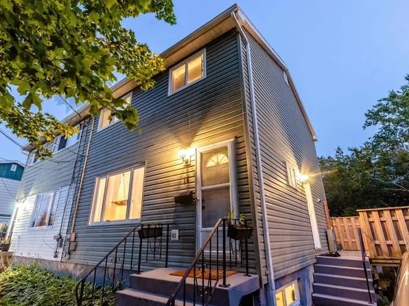 14 Huntingdon Dr, Cole Harbour, NS B2V 1W1