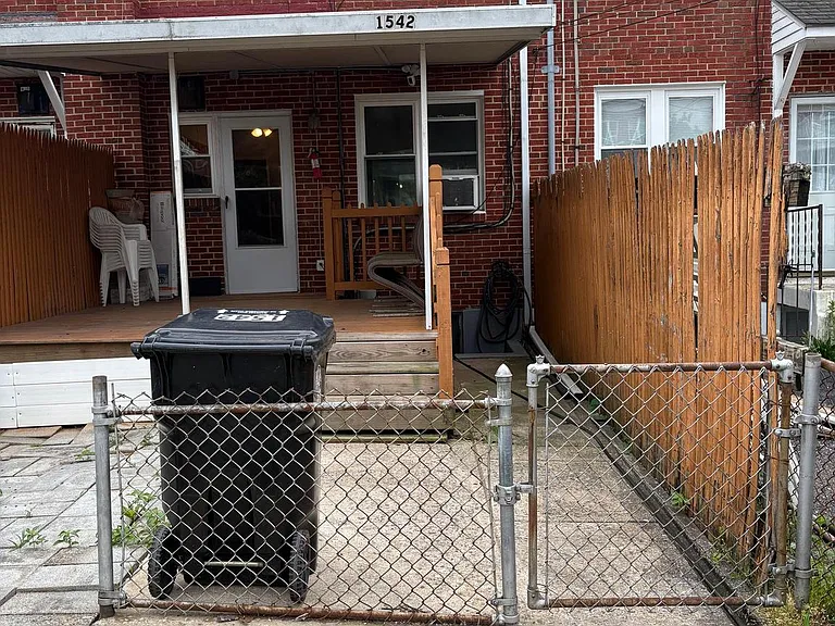 1542 Becklow Ave — Photo 19
