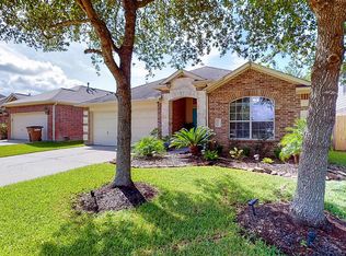 1035 Riverwood Dr, Dickinson, TX 77539