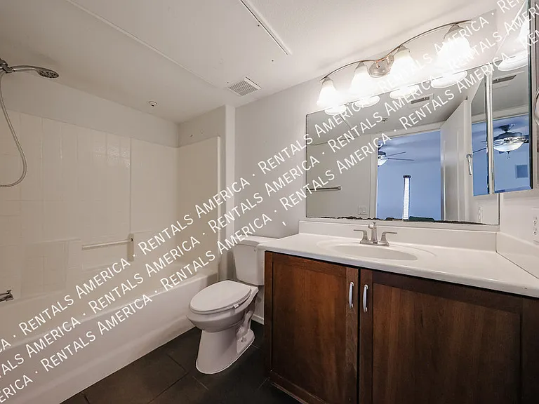 2402 E 5th St #1515 — Photo 30