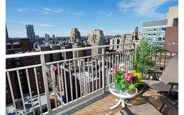 Sold by Douglas Elliman | media 26