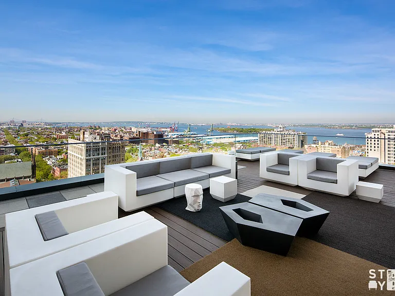 172 Montague St #13K — Photo 8