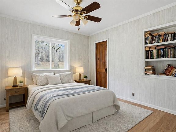 5th image of 170 Waters Bridge Cir