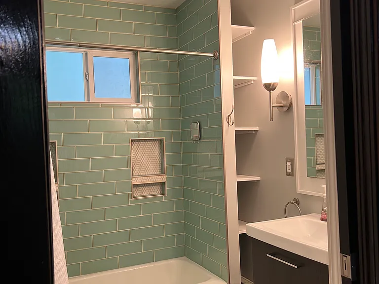 925 Ridgeway Ave — Photo 4