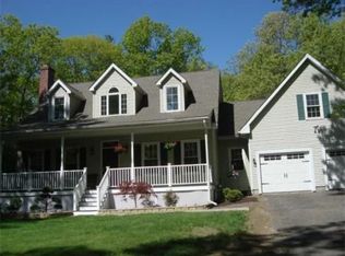 113 Pierpont Rd, Dudley, MA 01571