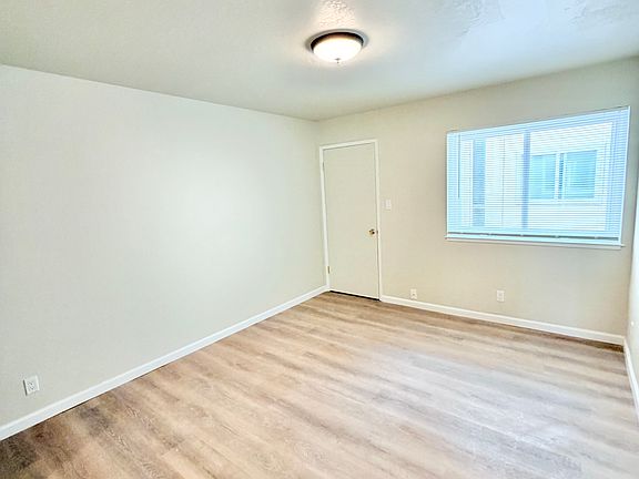 4th image of 222 N Willard St #1