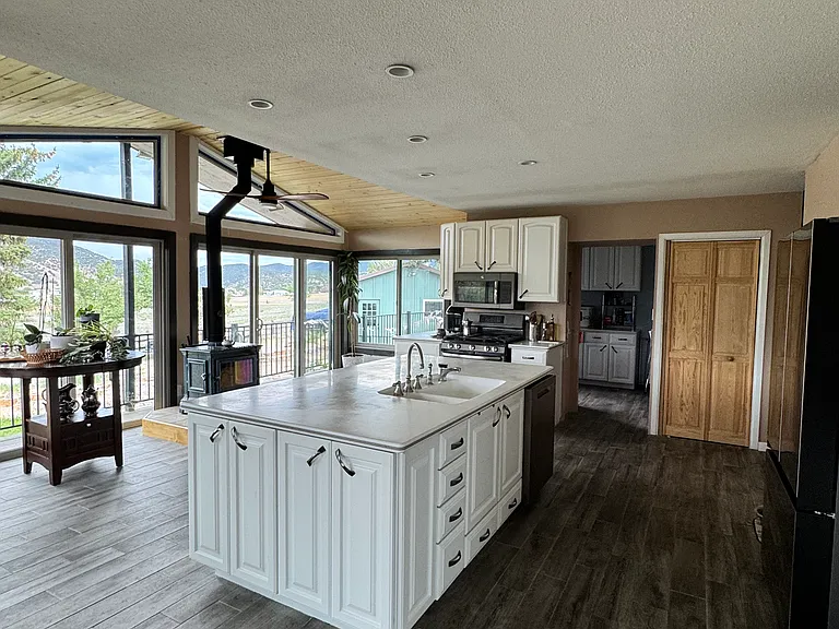 6912 County Road 104 — Photo 23